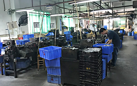 pipe cutting working