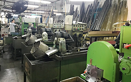 pipe cutting machine